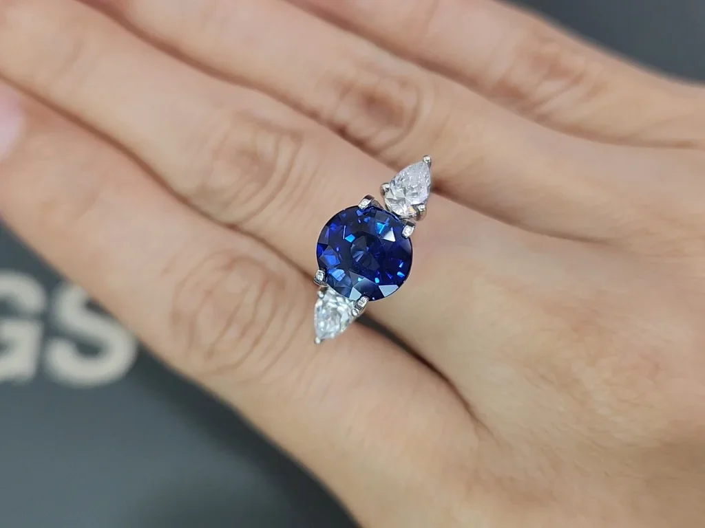 Saphir königsblauer im rundschliff 4,02 karats, Sri Lanka  Image №5