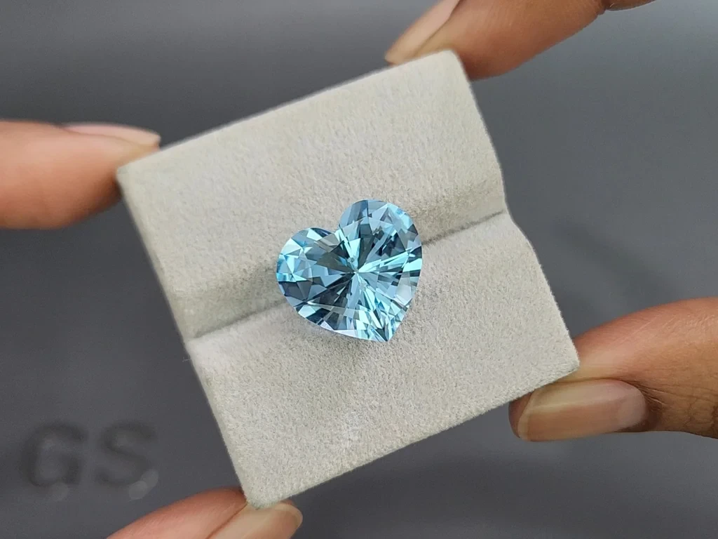 Topaz Sky Blue precision heart shape 13.49 carats, Madagascar Image №4