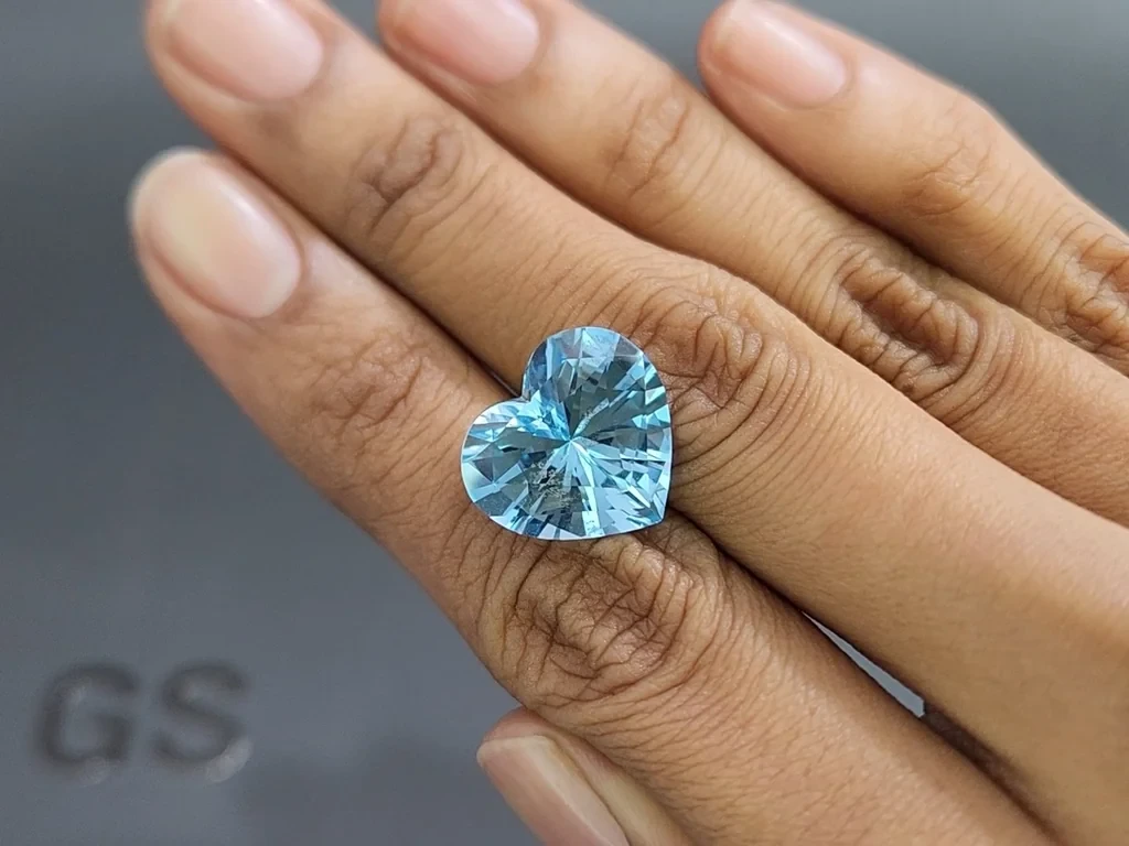 Topaz Sky Blue precision heart shape 13.49 carats, Madagascar Image №2