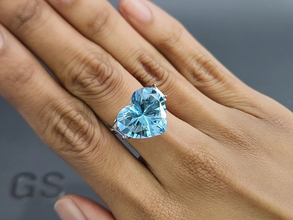 Topaz Sky Blue precision heart shape 13.49 carats, Madagascar Image №5