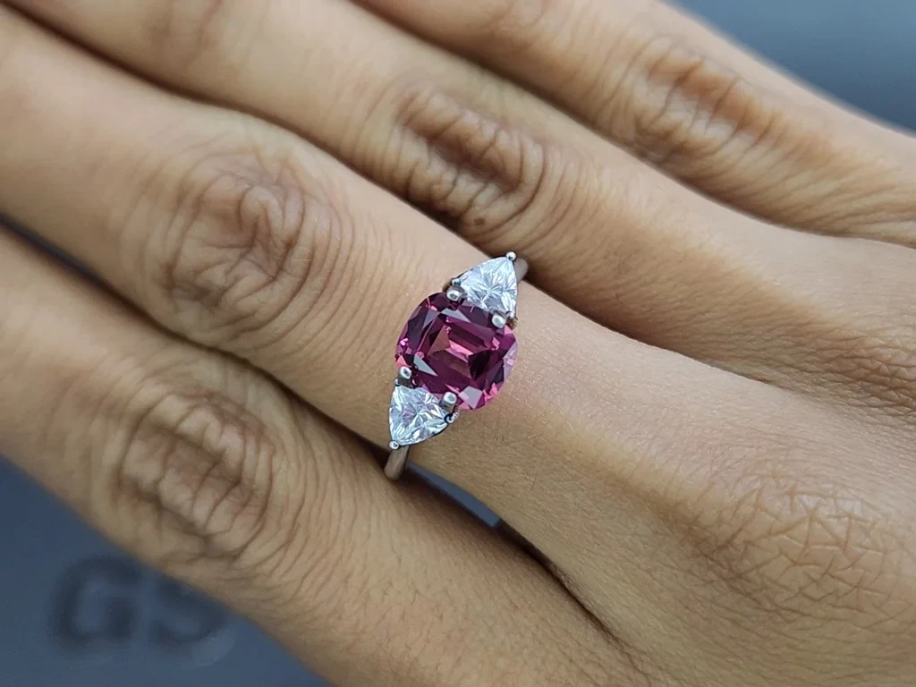 Garnet rhodolite cushion cut 1.87 carats,  Madagascar Image №5