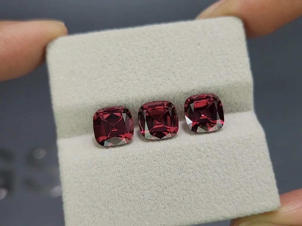 Set of garnets rhodolite cushion cut 8.20 carats, Madagascar Image №5