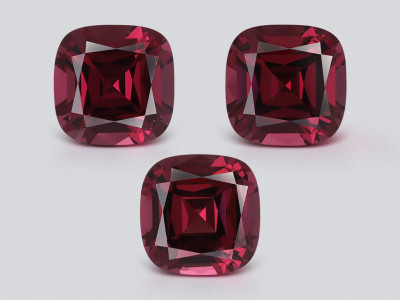 Un grenat rhodolite taille coussin de 8,20 carats, de Madagascar photo