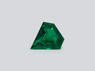 Emerald Vivid Green in shield cut 5.15 carats, Zambia photo