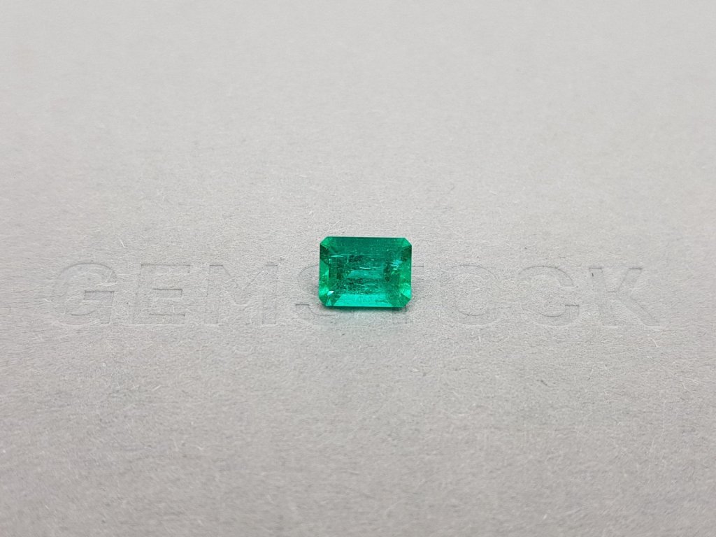 Intense Vivid Green emerald 1.17 ct, Colombia Image №1