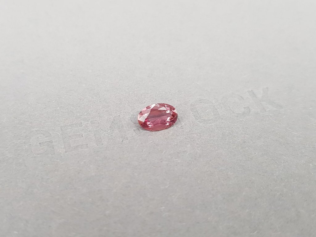 Unheated oval-cut Padparadscha sapphire 0.96 carats, Madagascar Image №2