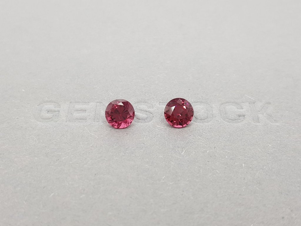 Pair of round cut rhodolite garnets 2.17 carats, Sri Lanka Image №1