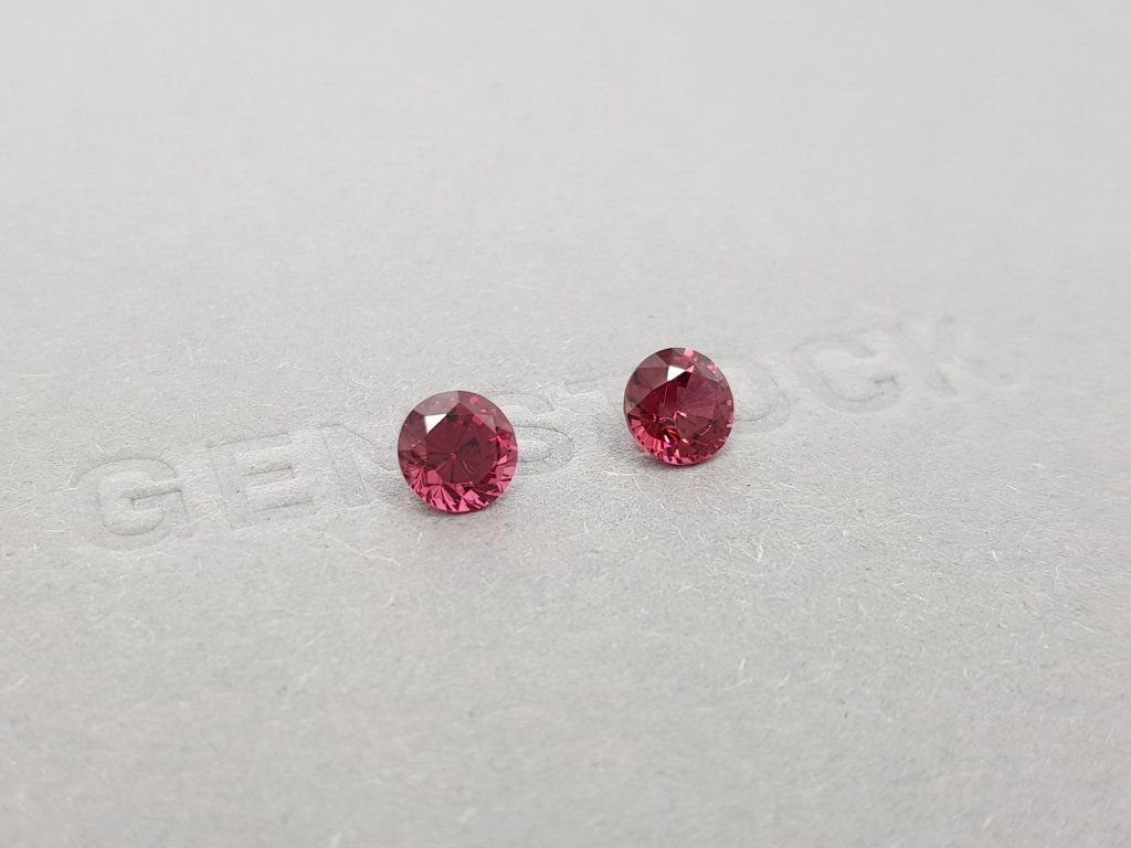 Pair of round cut rhodolite garnets 2.17 carats, Sri Lanka Image №2