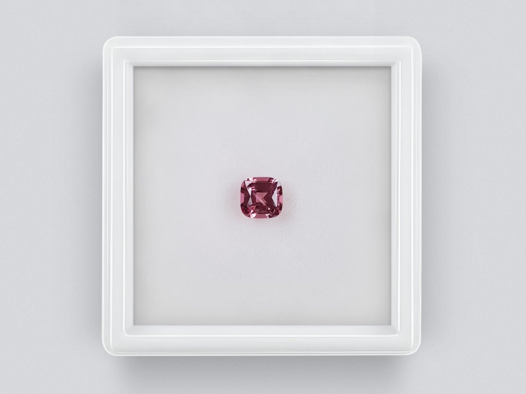 Cushion-cut spinel from Tajikistan 0.75 carats Image №1