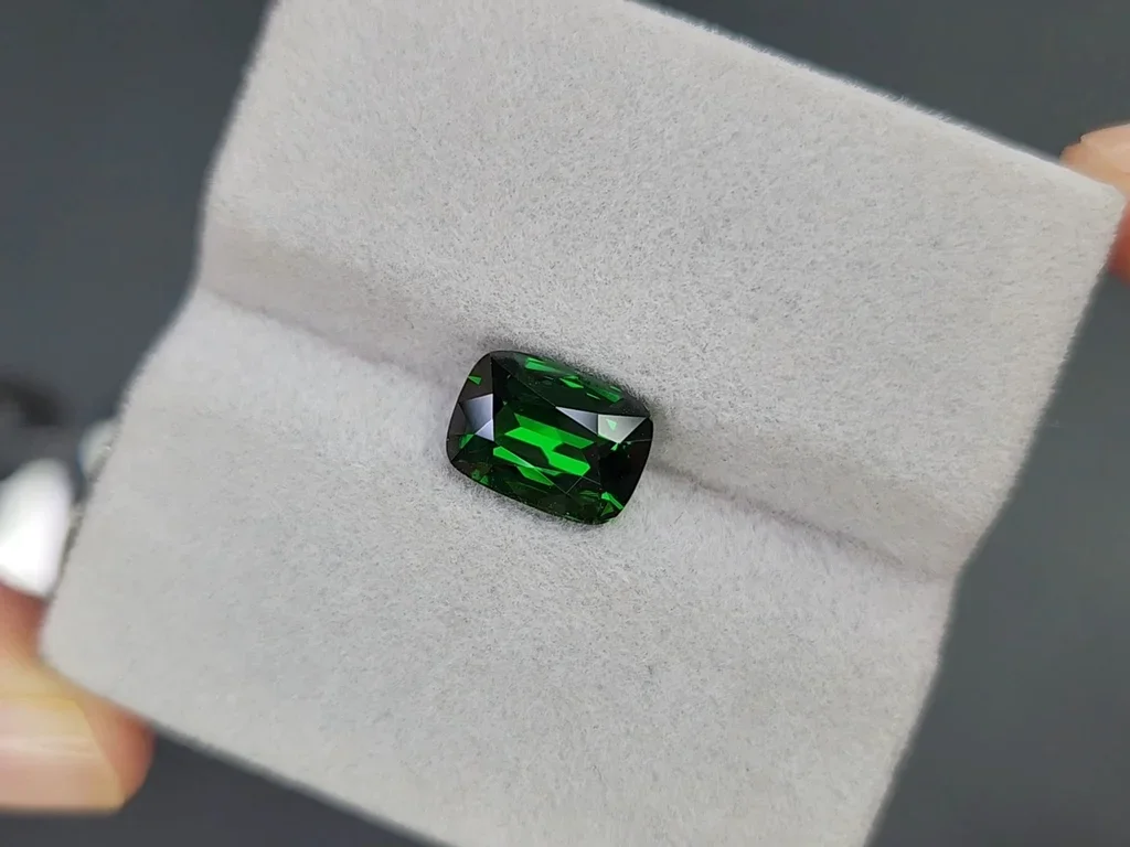 Granate tsavorita verde talla cojín 3,04 quilates, Tanzania  Image №4