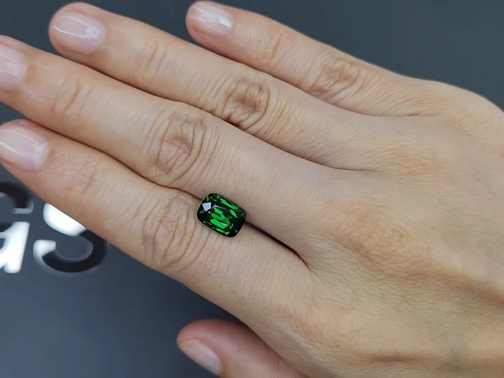 Granate tsavorita verde talla cojín 3,04 quilates, Tanzania  Image №2