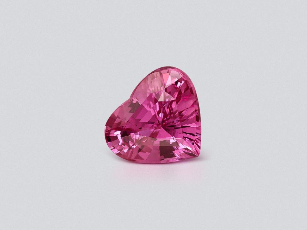 Saphir rose taille coeur 4,02 carats, Madagascar Image №1
