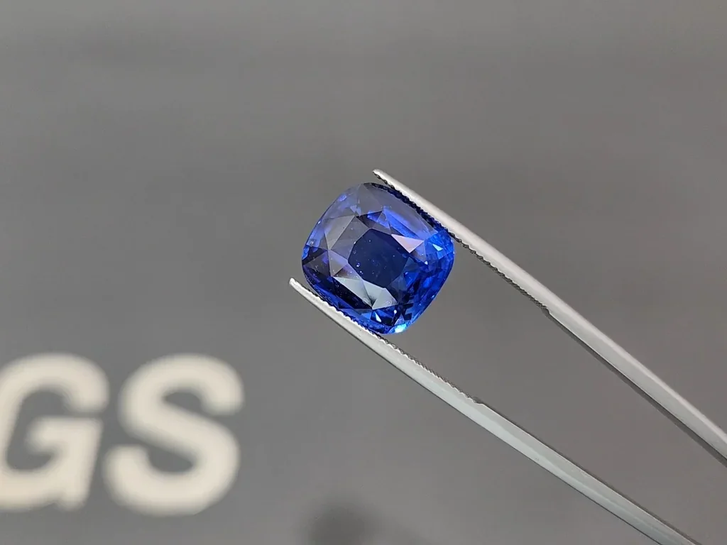 Zafiro azul real de talla cojín grande de 13,22 carats, Sri Lanka  Image №3