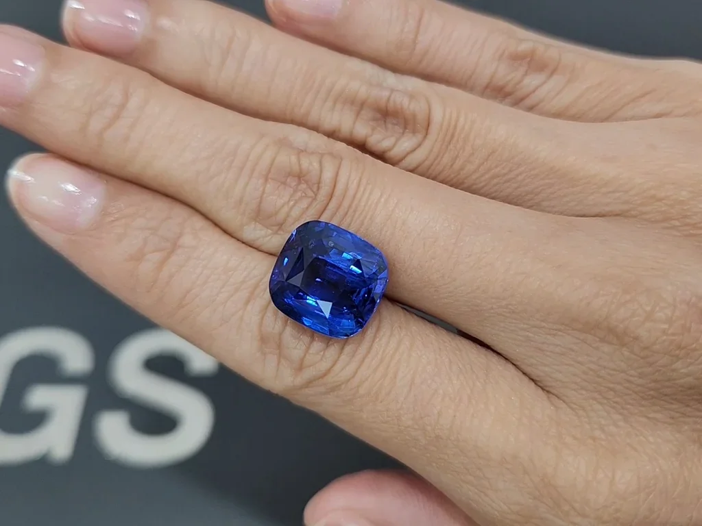 Zafiro azul real de talla cojín grande de 13,22 carats, Sri Lanka  Image №2