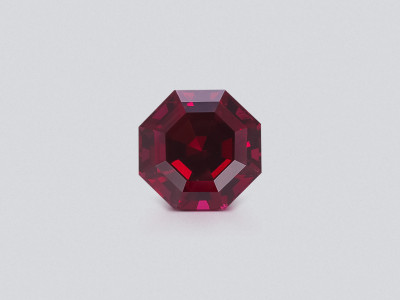Granat im hexagon schliff 3,37 karat, Tansania photo