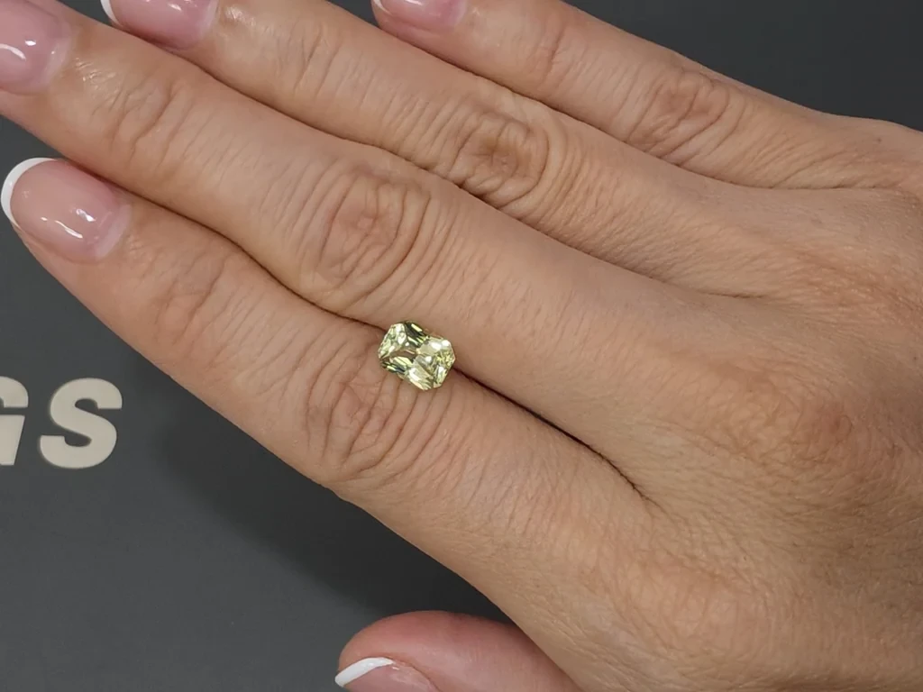 Unbehandelter gelber saphir im radiant-schliff 1,78 karat, Sri Lanka Image №2