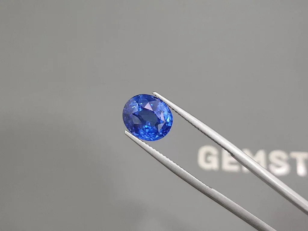 Royal Blue open color sapphire in oval cut 5.12 carats, Sri Lanka Image №3