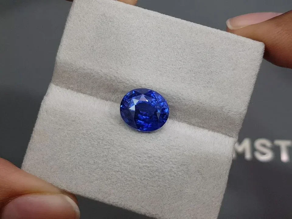Royal Blue open color sapphire in oval cut 5.12 carats, Sri Lanka Image №4