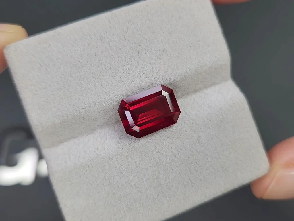 Grenat rhodolite, taille octogonale, 5,89 carats, Madagascar  Image №4