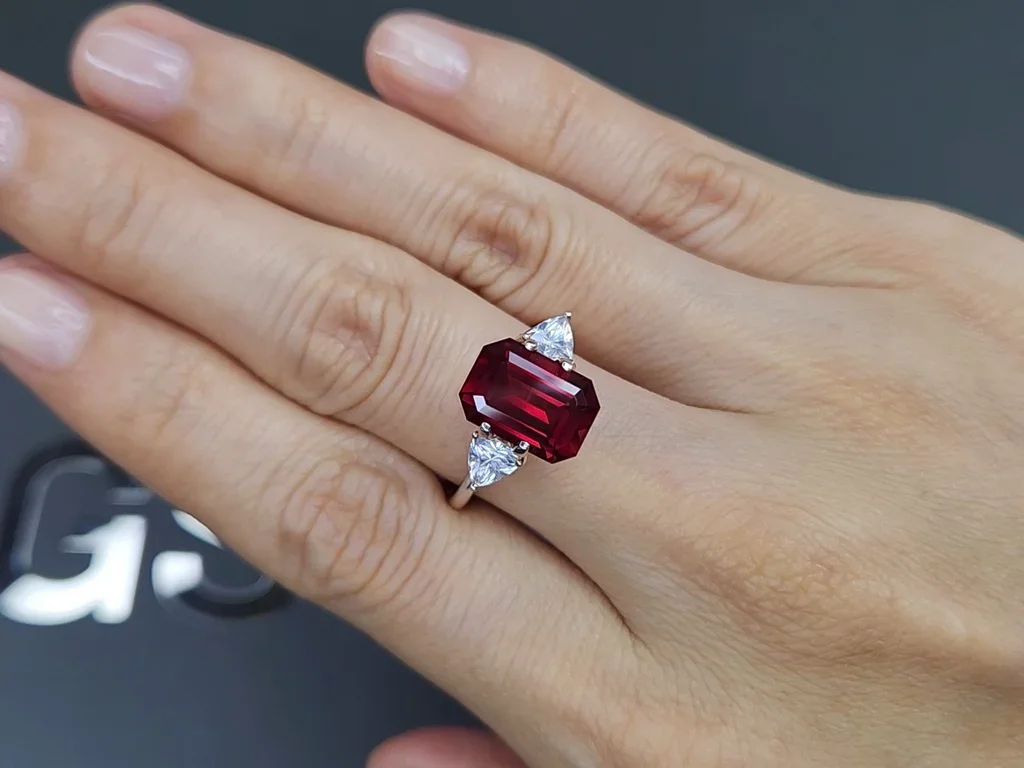 Grenat rhodolite, taille octogonale, 5,89 carats, Madagascar  Image №5