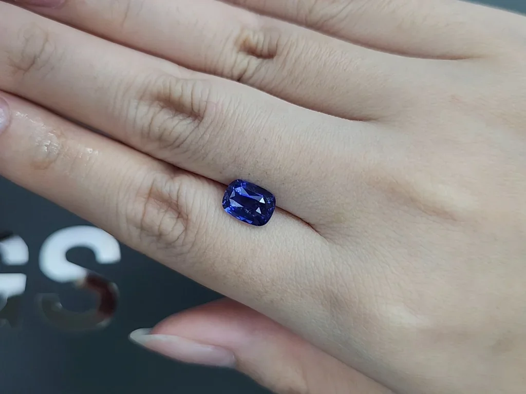 Unheated Royal Blue sapphire in cushion cut 2.52 carats, Sri Lanka Image №2