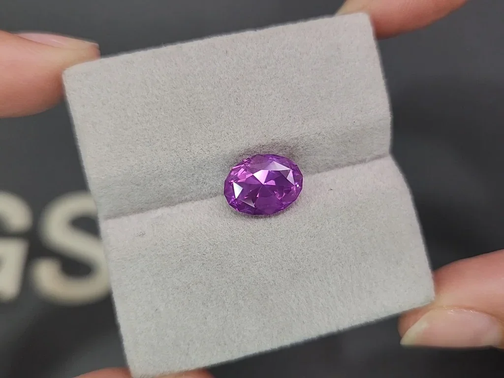 Purple sapphire oval cut 4.14 carats, Sri Lanka Image №4