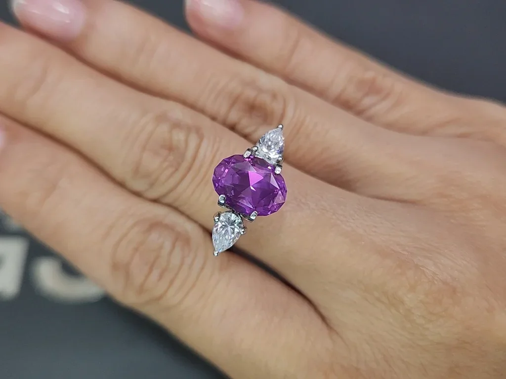 Purple sapphire oval cut 4.14 carats, Sri Lanka Image №5