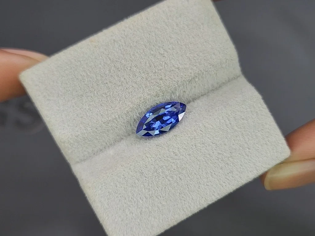 Saphir bleu royal taille marquise de 2,03 carats, Sri Lanka  Image №4