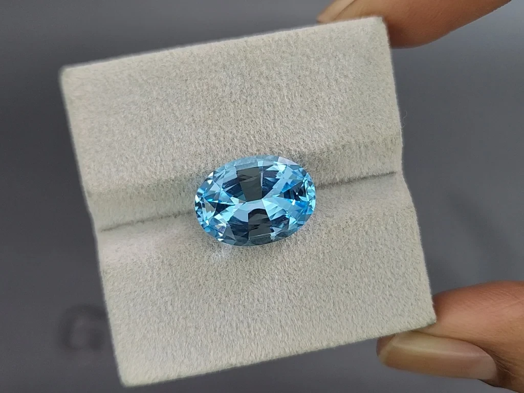 Topaz Sky Blue high precision oval cut 8.27 carats, Madagascar Image №3