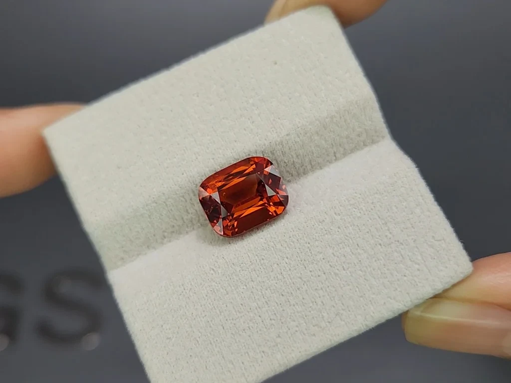Garnet spessartine cushion cut 5.06 carats, Tanzania Image №4