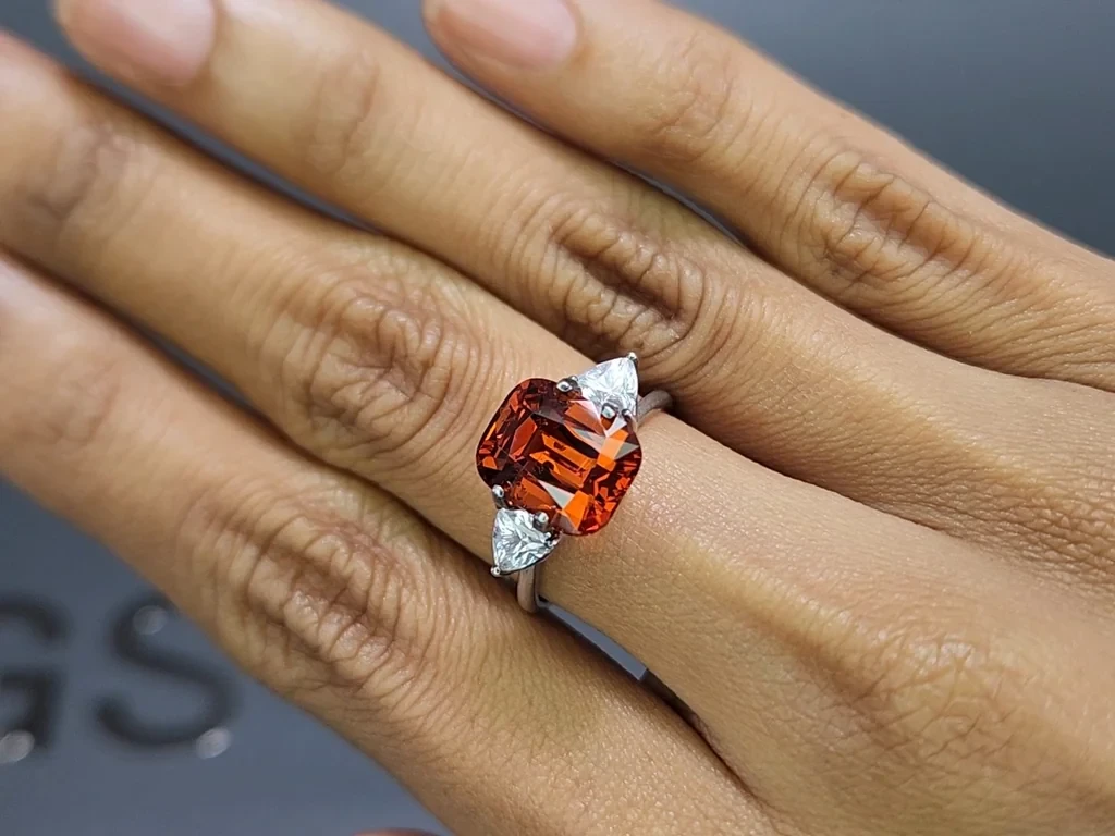 Garnet spessartine cushion cut 5.06 carats, Tanzania Image №5