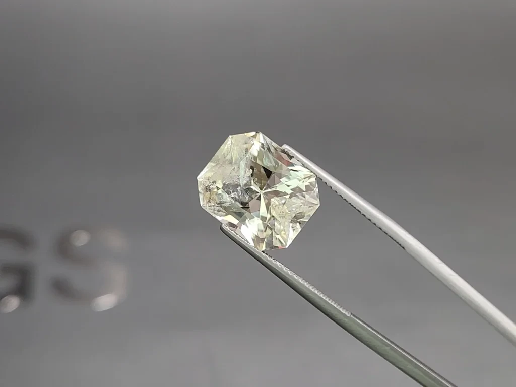 Kunzite light green radiant cut, 11.12 carats, Pakistan Image №3
