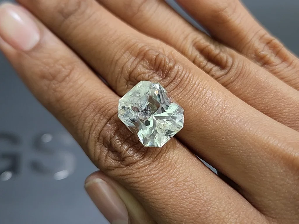 Kunzite light green radiant cut, 11.12 carats, Pakistan Image №2
