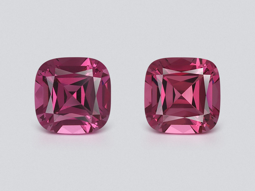 Pair of rhodolite garnets cushion cut 3.67 carats, Madagascar Image №1