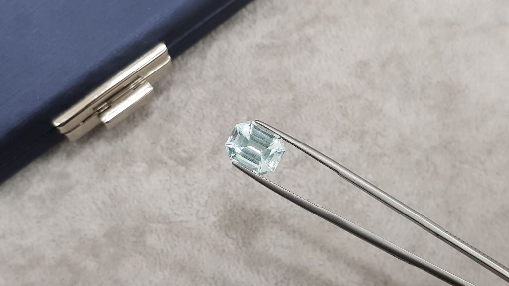 Octagon cut aquamarine 5.27 carats, Nigeria Image №3