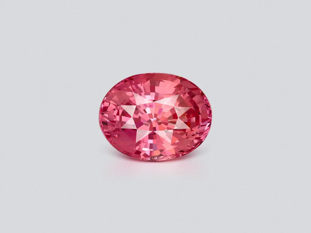 Zafiro Padparadscha sin tratar, talla ovalada, 4,05 quilates, Madagascar Image №1