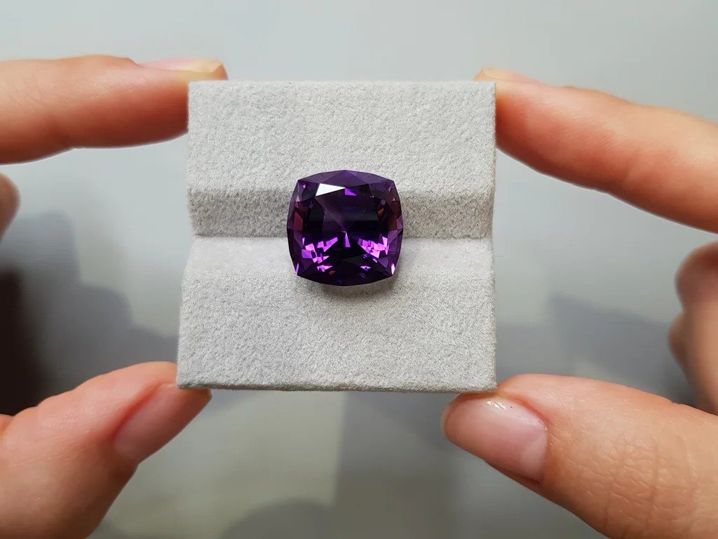 Bright cushion-cut amethyst 14.27 carats, Brazil  Image №3