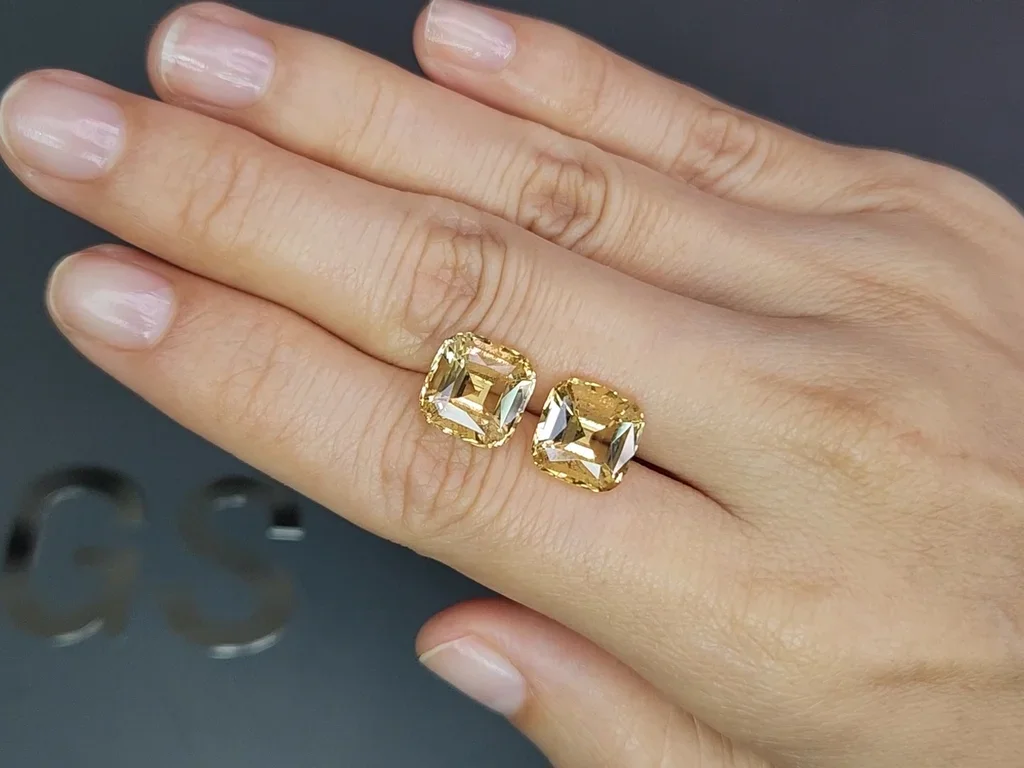Paar gelbe citrine im kissenschliff, 8,48 karat, Afrika Image №2