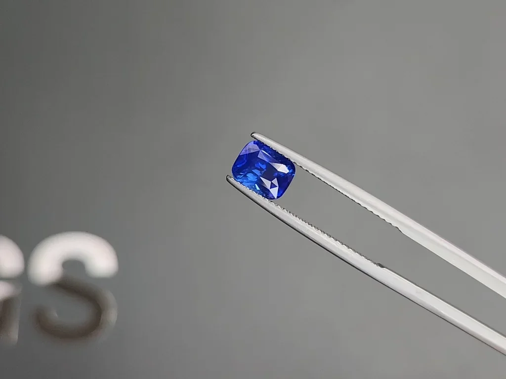 Zafiro de talla cojín de color azul aciano de 1,61 ct, Sri Lanka Image №3