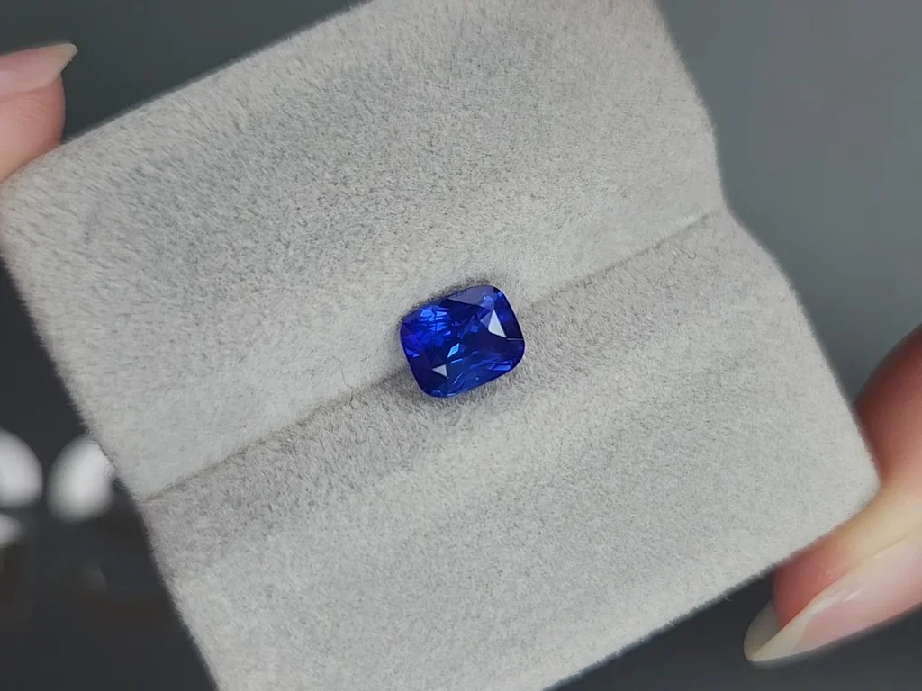 Zafiro de talla cojín de color azul aciano de 1,61 ct, Sri Lanka Image №4