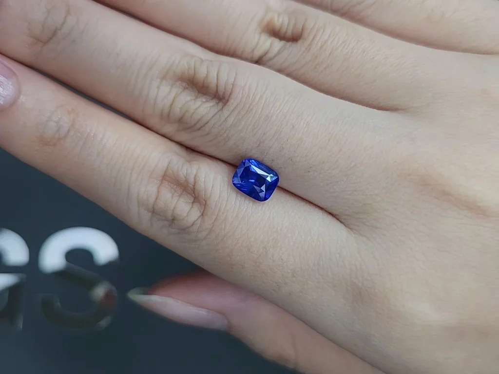 Zafiro de talla cojín de color azul aciano de 1,61 ct, Sri Lanka Image №2