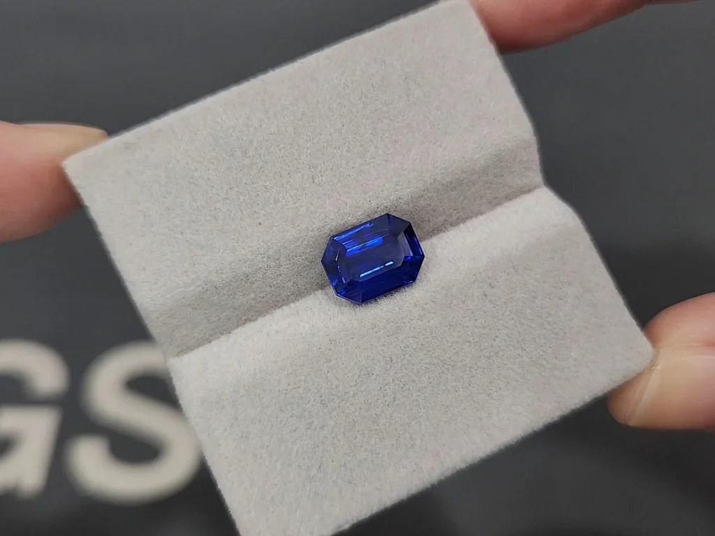 Saphir bleu royal taille octogone de 3,14 carats, Sri Lanka  Image №4