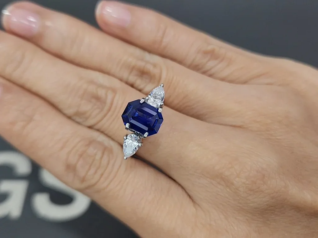 Saphir bleu royal taille octogone de 3,14 carats, Sri Lanka  Image №5
