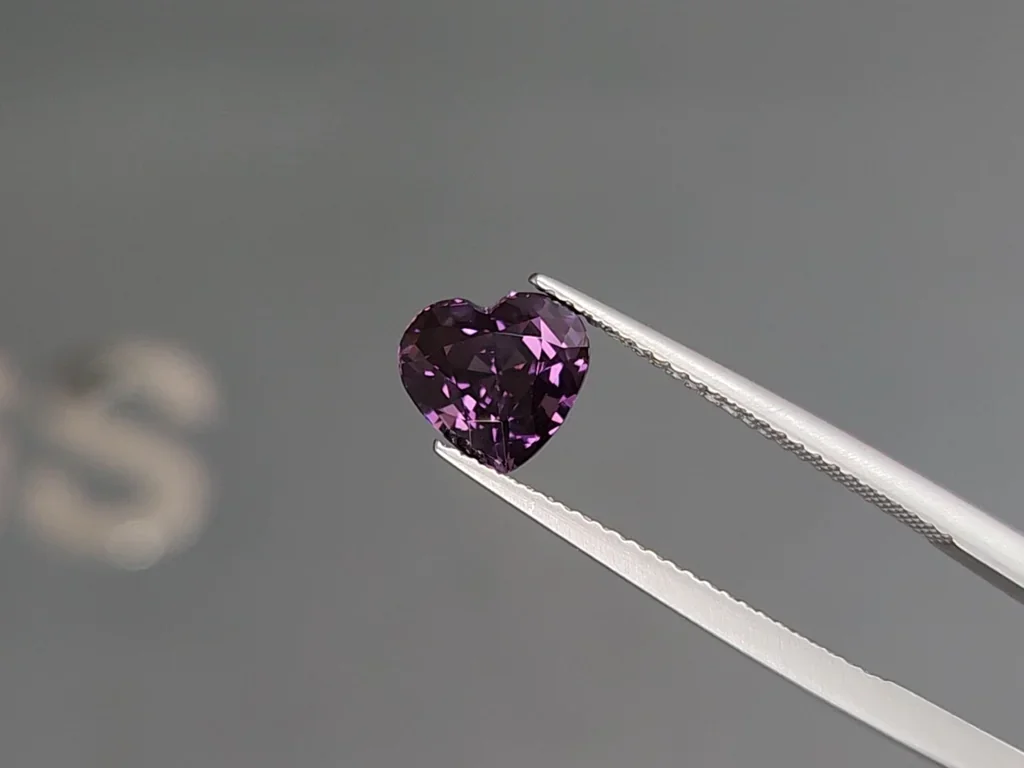 Purple spinel heart shape 2.06 carats, Tanzania Image №3
