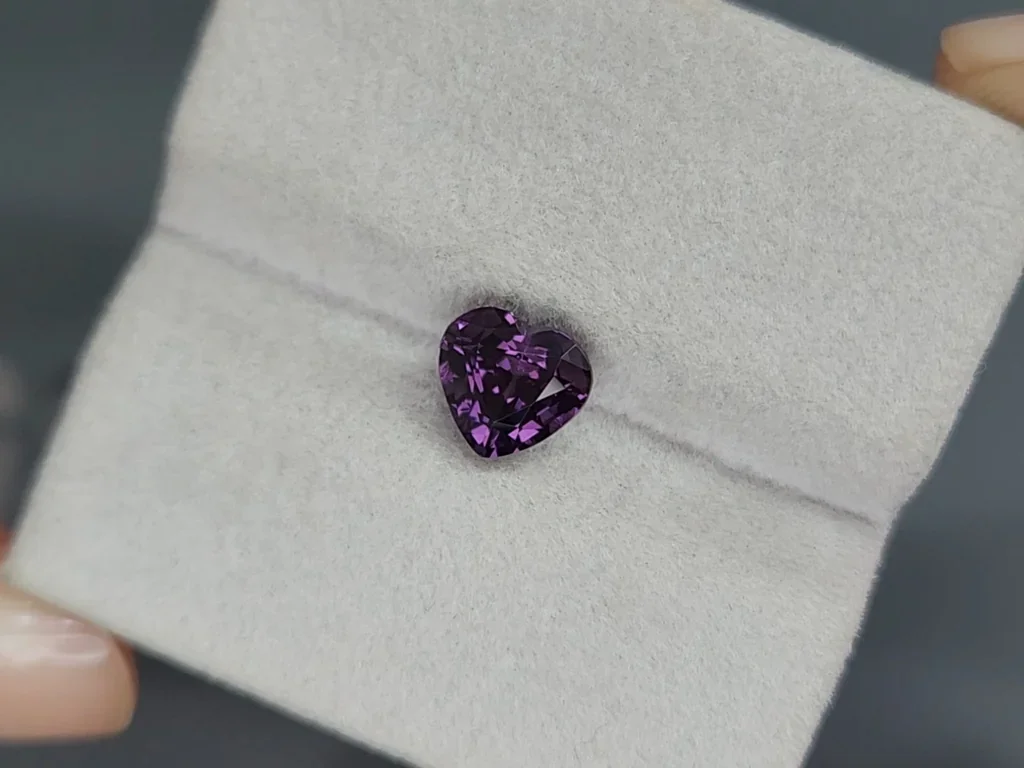 Purple spinel heart shape 2.06 carats, Tanzania Image №4