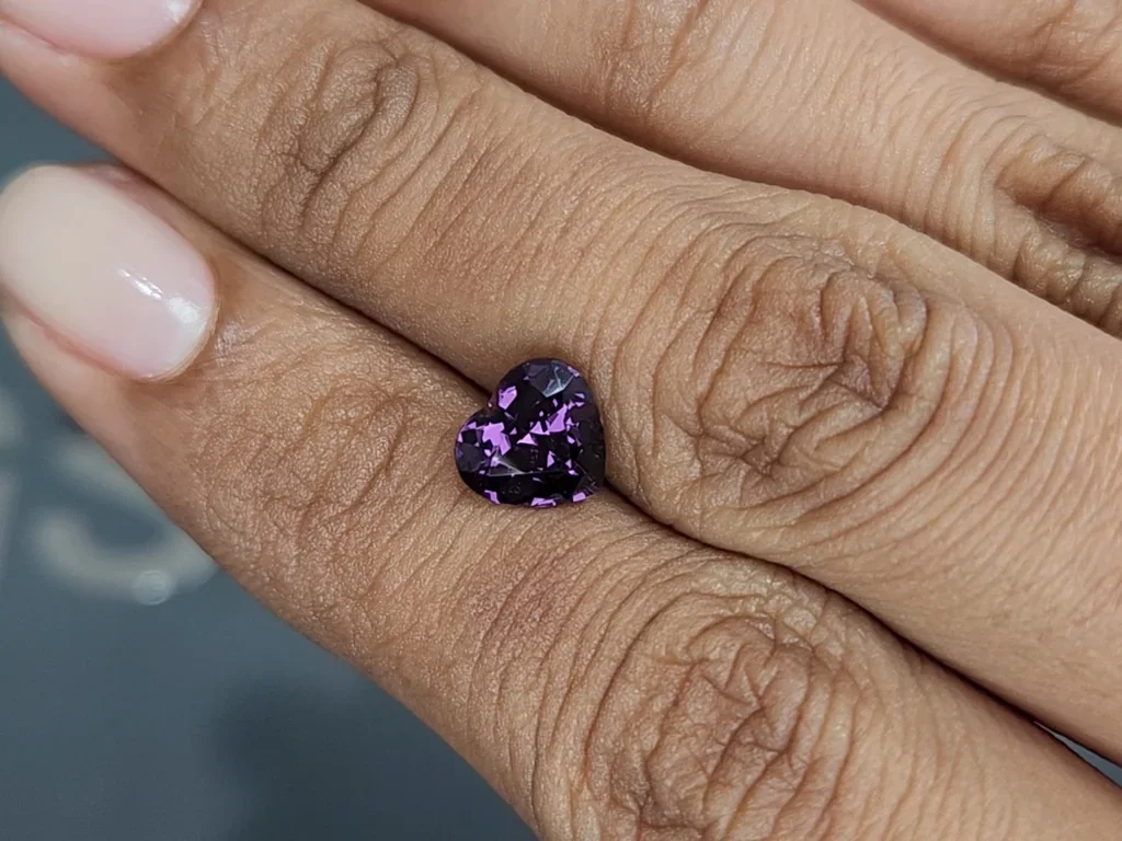 Purple spinel heart shape 2.06 carats, Tanzania Image №2