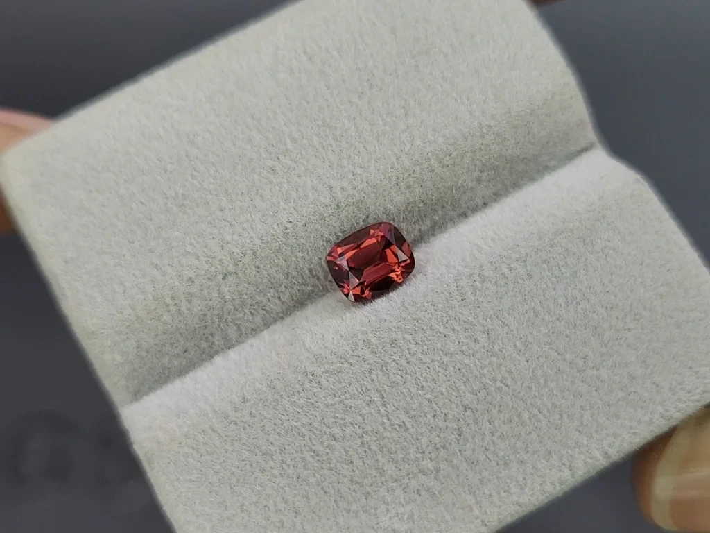 Rhodolith-granat kissenförmiger 0,87 karat, Madagaskar Image №4