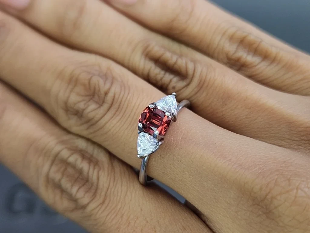 Rhodolith-granat kissenförmiger 0,87 karat, Madagaskar Image №5