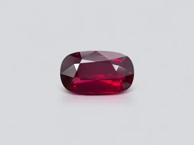 Investment unheated ruby from Mozambique, 7.05 ct, Pigeon's Blood, GRS photo