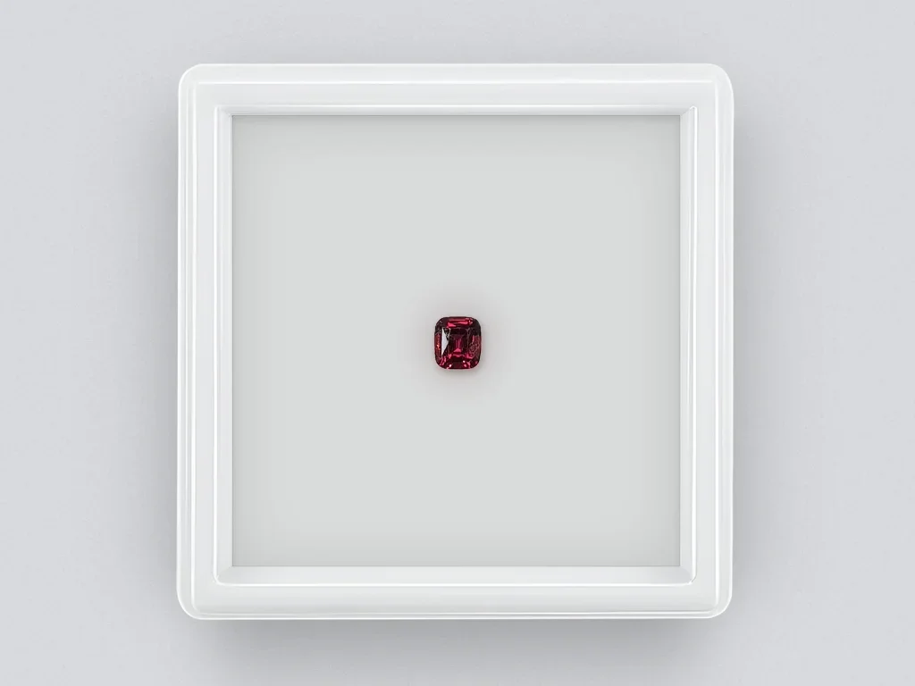 Spinelle rouge taille coussin 0,26 carats, Birmanie Image №1